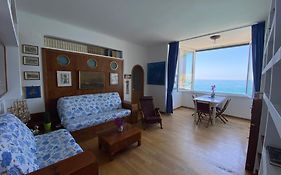 Attico Il Gabbiano (Centralissimo Porto di Anzio)